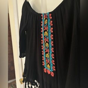 Floral Embroidered Mexican Blouse. Traditional Mexican Top. Like new.